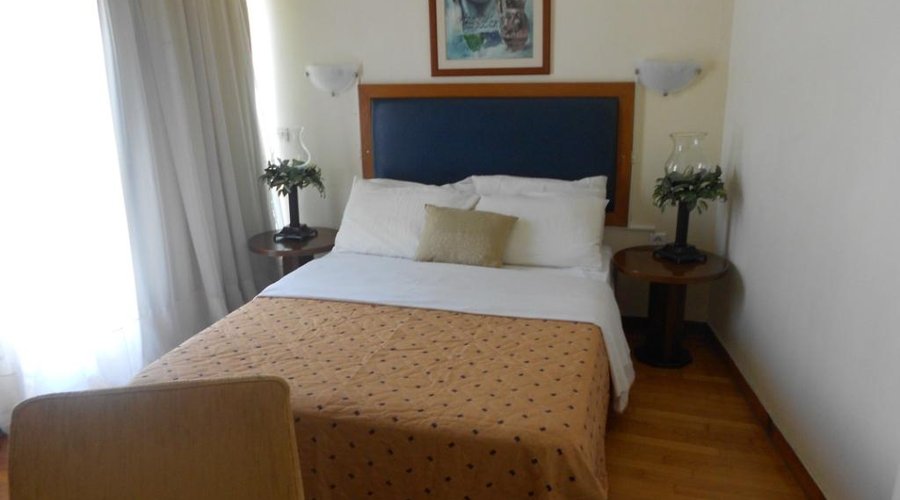 DOUBLE ROOM