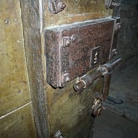 Puerta de celda
