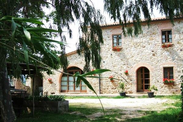 Esterno agriturismo biologico La Cortevilla