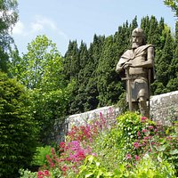 King Alfred founded Shaftesbury Abbey in AD888, the first Benedictine nunnery solely for women