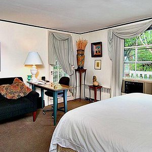 The Cambridge Suite - Parkside on Ellery Bed and Breakfast