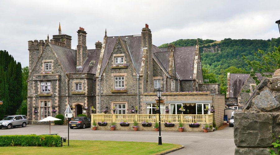 Maenan Abbey Hotel