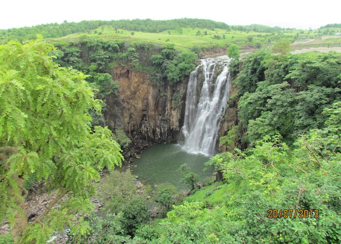 Patalpani waterfall view