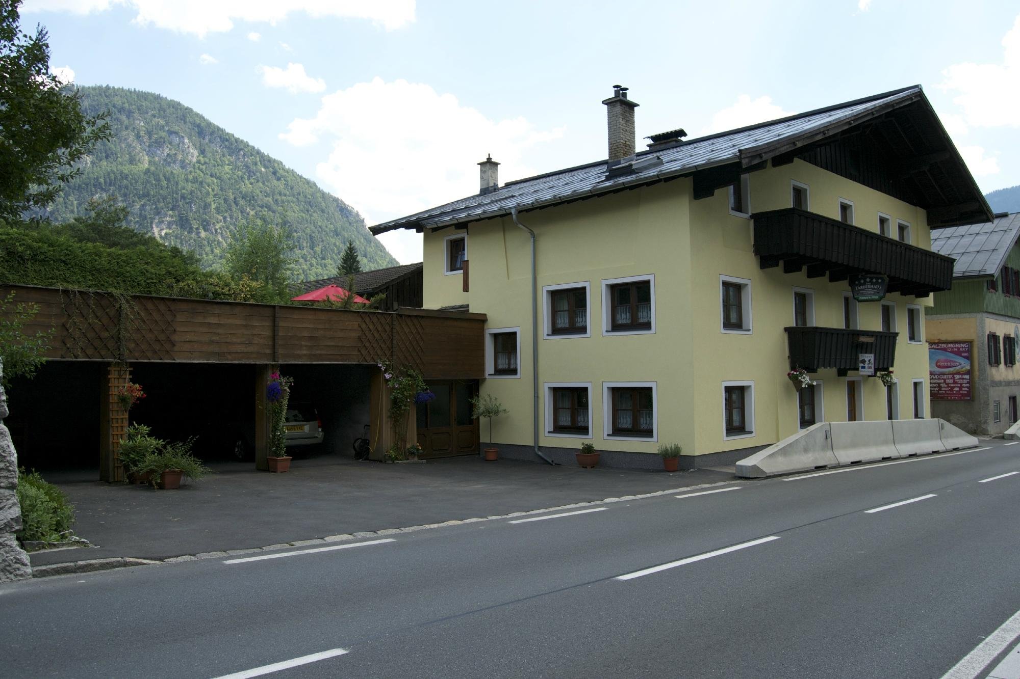THE FARBERHAUS - Guest house Reviews (Lofer, Austria) THE FARBERHAUS -  Guest house Reviews (Lofer, Austria)
