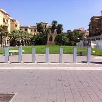 colonnine prive di "bici"....da molto tempo ormai