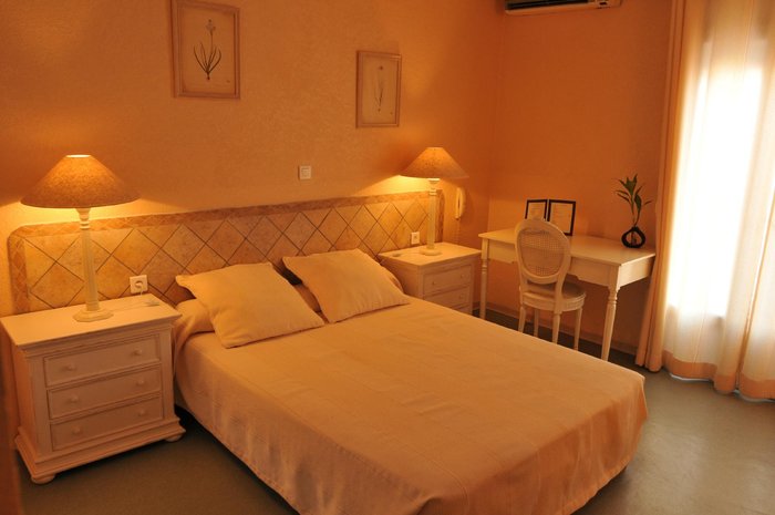 hotel franceschini ghisonaccia corsica