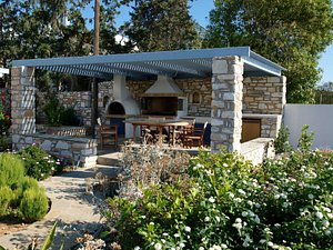 Narkissos Studios in Paros, image may contain: Backyard, Porch, Patio, Pergola