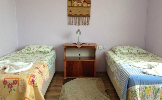 Three beds room shared bathroom