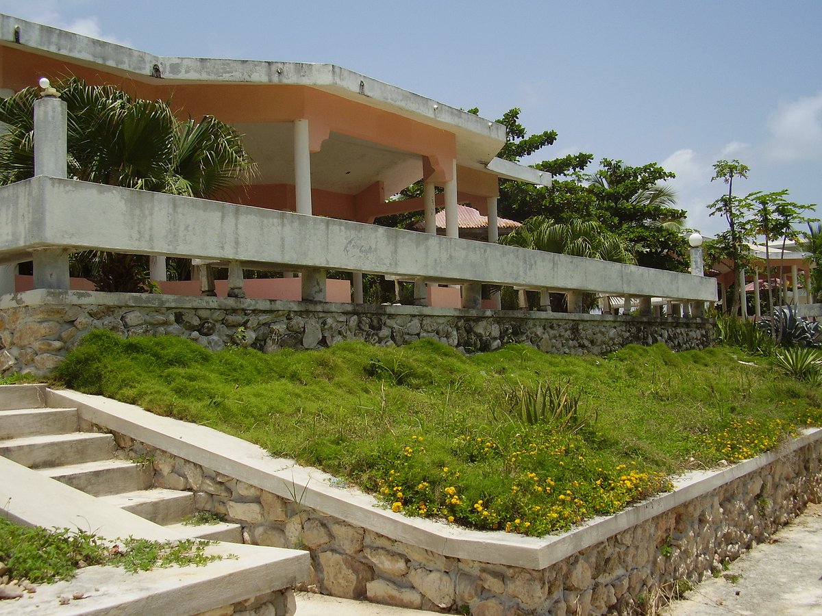 COBY BEACH RESORT - Hotel Reviews (Cotes de Fer, Haiti)