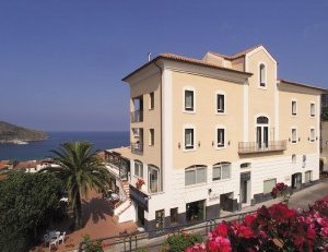 L'Hotel