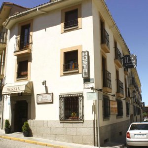 fachada del hotel