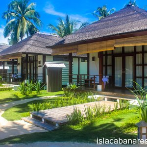 DELUXE CABANA