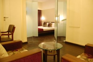 Room & Suite