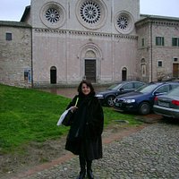 Nel piazzale antistante la Chiesa di San Pietro