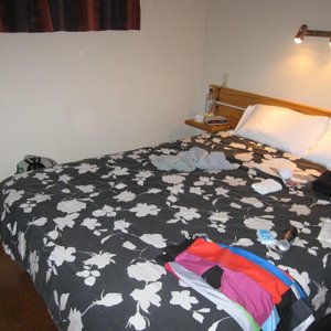 the room/ la chambre