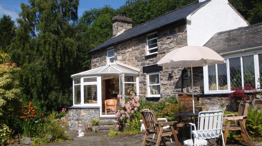 Firs Cottage on a sunny day