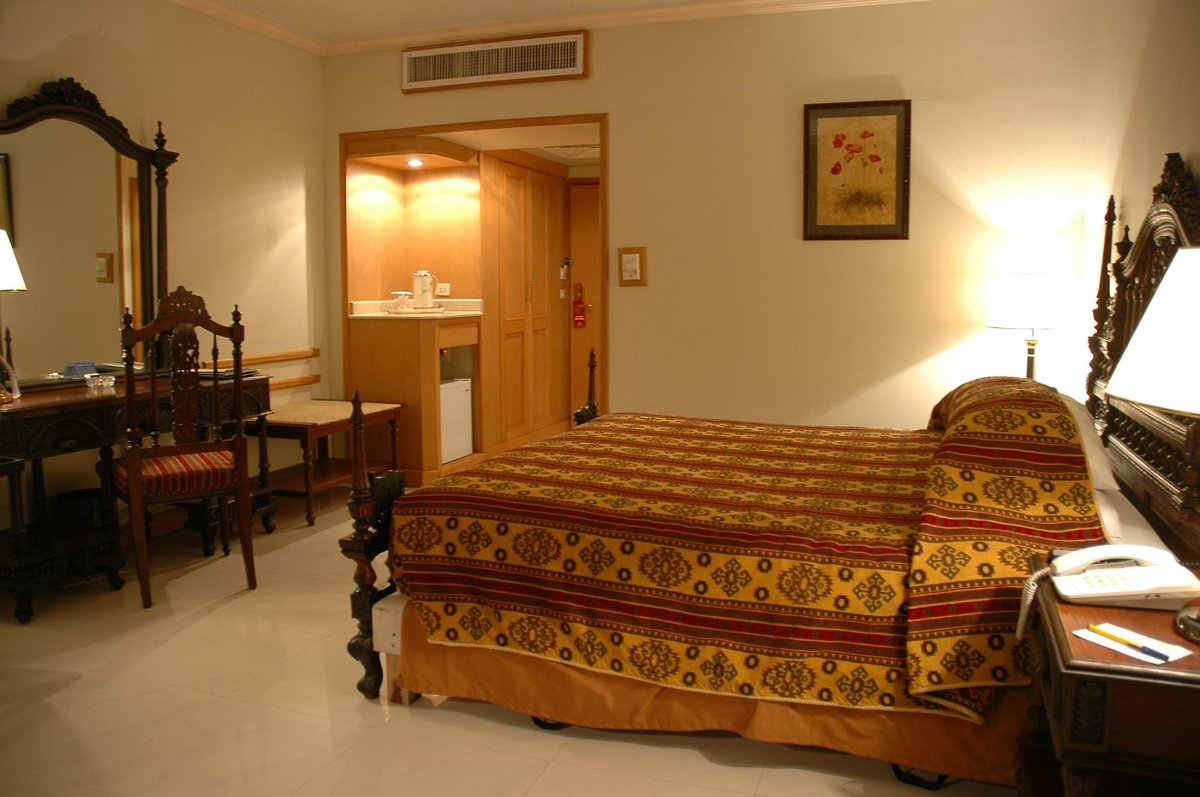 Four Square by WI in Karachi: Find Hotel Reviews, Rooms, and Prices on