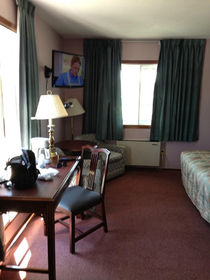 THE BAVARIAN INN Updated 2024 Prices (Bruce Mines, Canada)