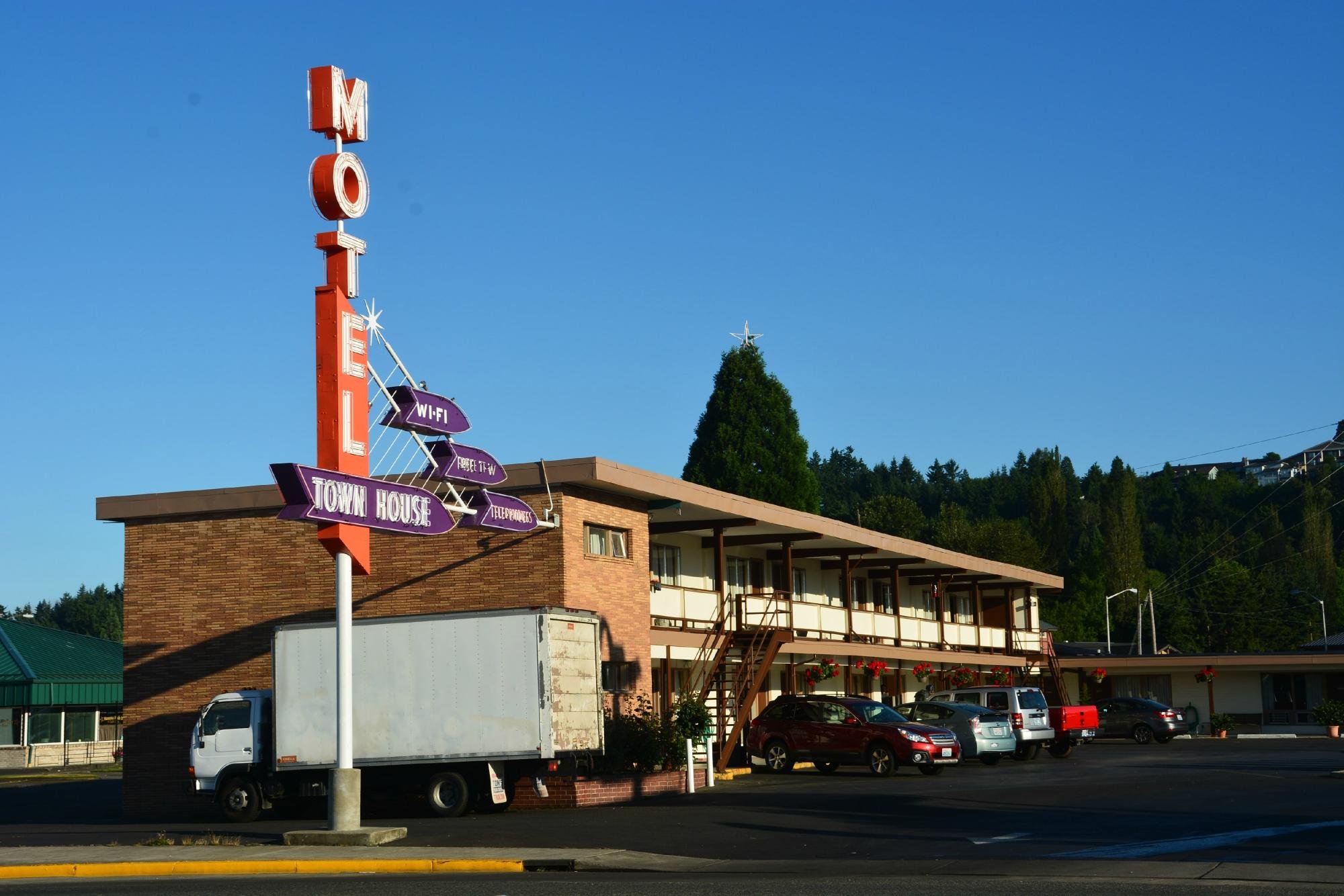 TOWN HOUSE MOTEL $122 ($̶1̶3̶3̶) - Prices & Hotel Reviews 