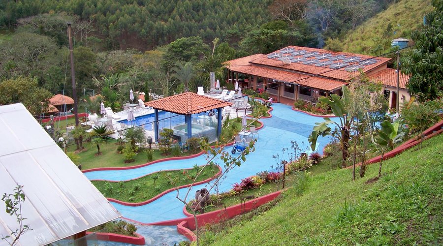 desnivel restaurante>area piscinas e jogos