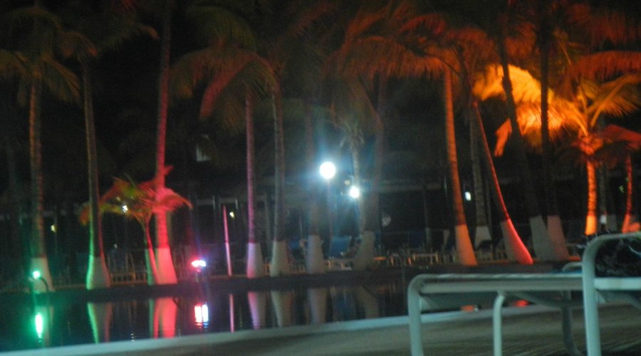 La piscina de noche