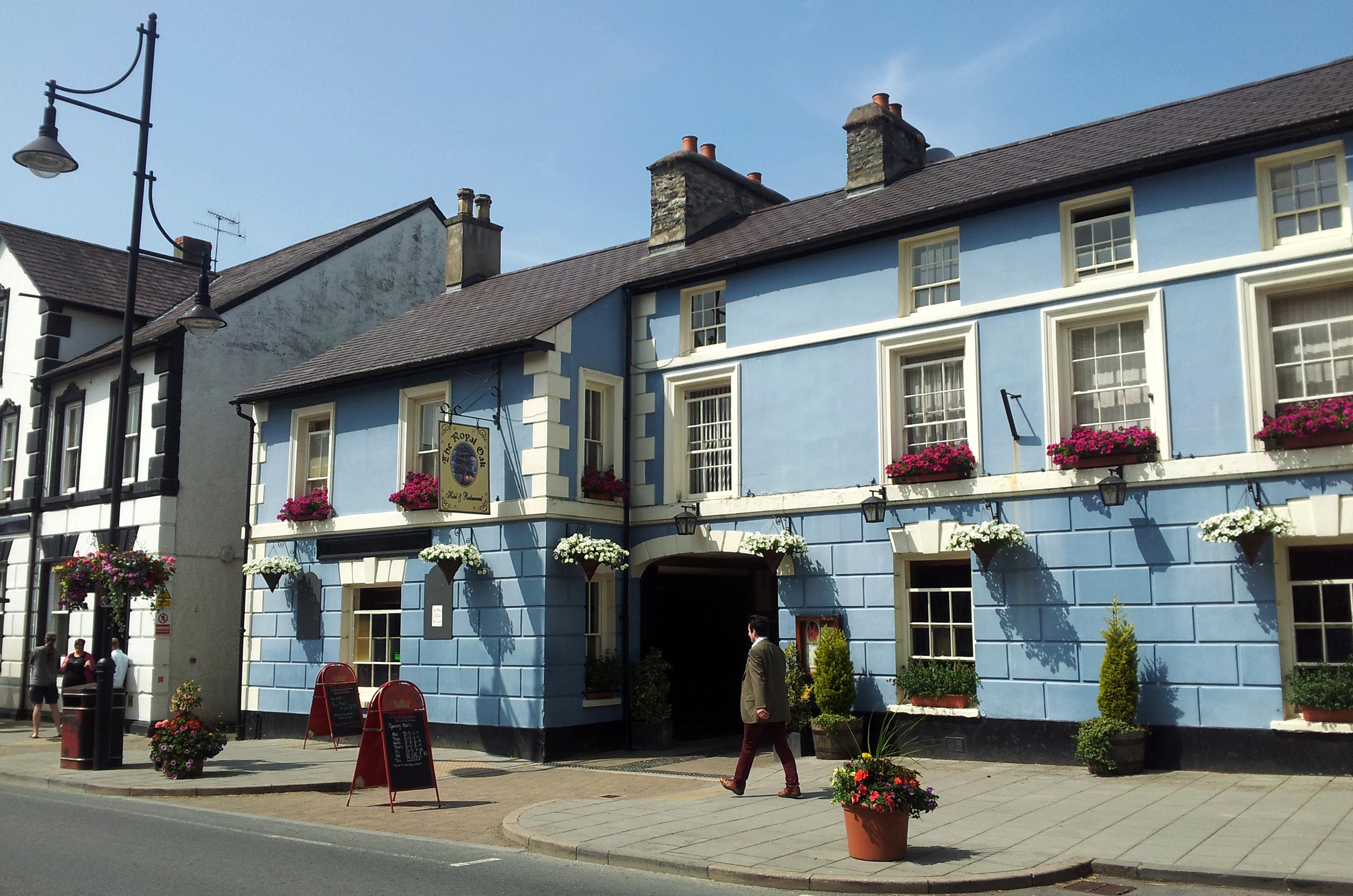 THE ROYAL OAK HOTEL (Lampeter) - Inn Reviews, Photos, Rate Comparison ...