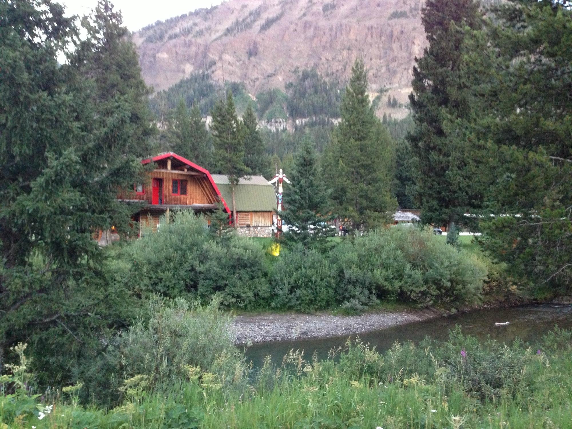 Grizzly Lodge Montana