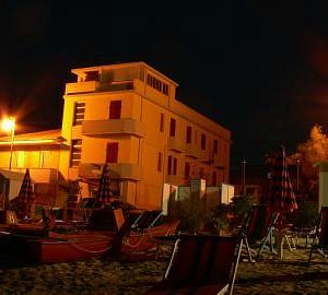 Hotel Belvedere di notte