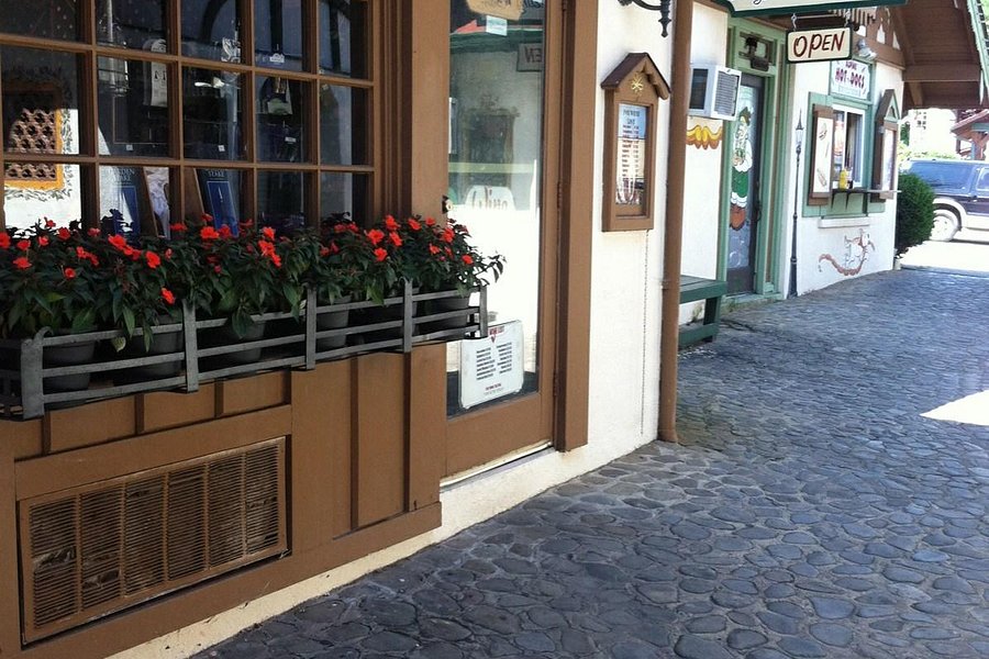 winery tours in helen ga