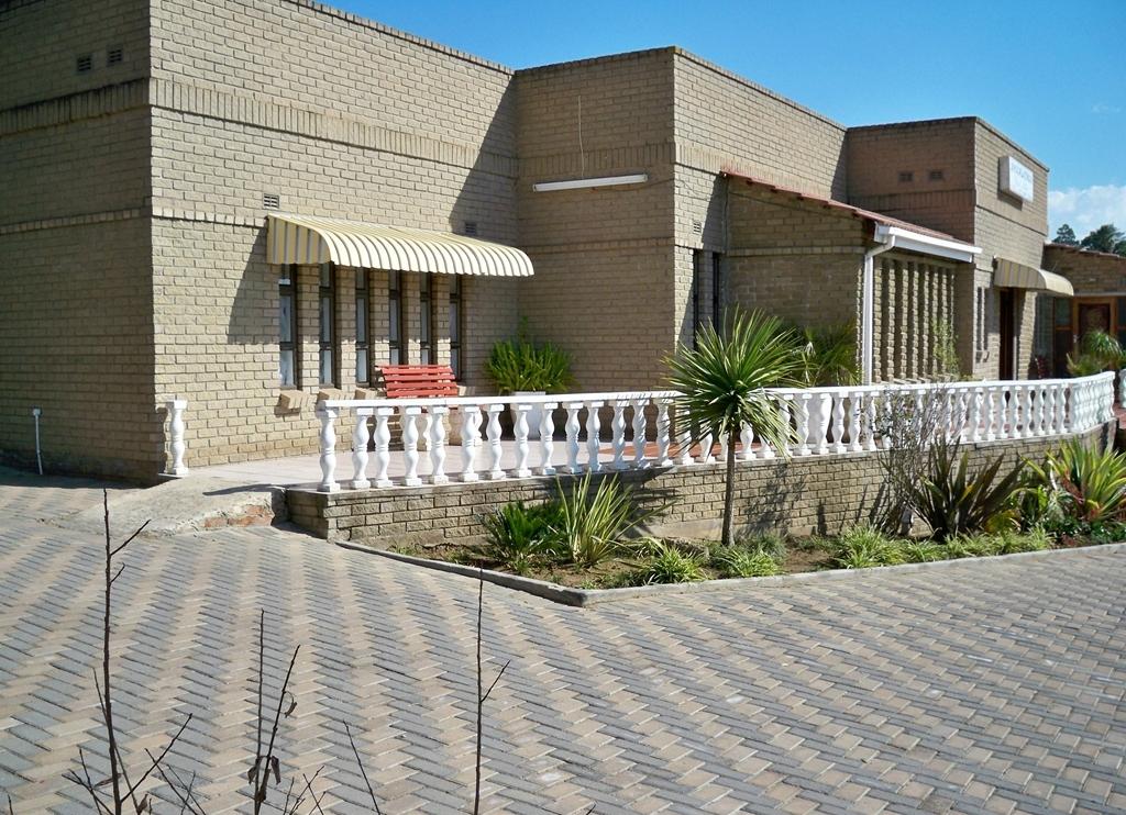 AYAHLUMA GUESTHOUSE (Mthatha) - B&B Reviews & Photos - Tripadvisor