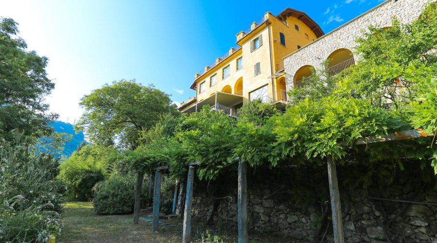 Vista dall'orto del Colonne Hotel Restaurant