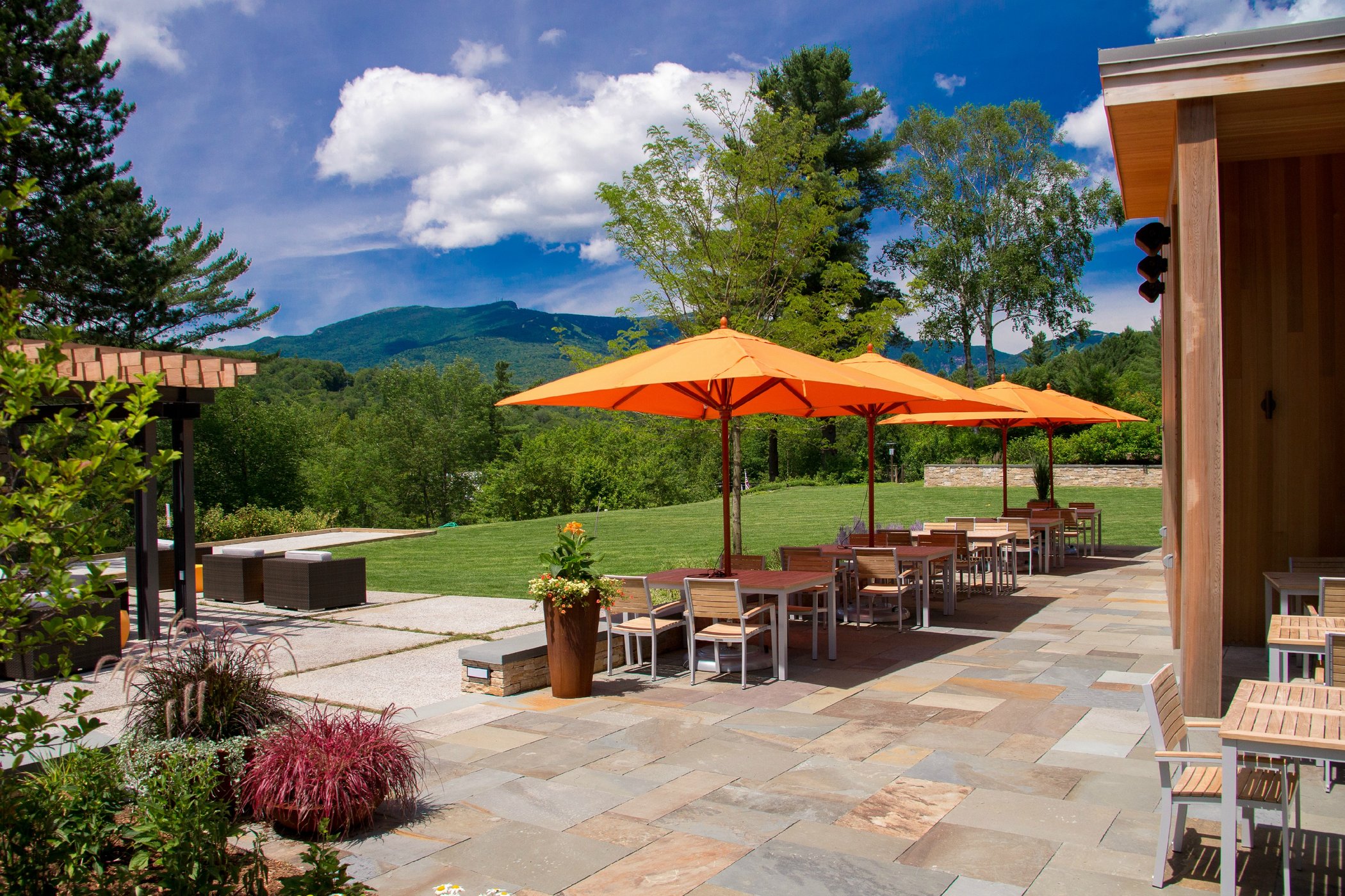 Topnotch Resort by null