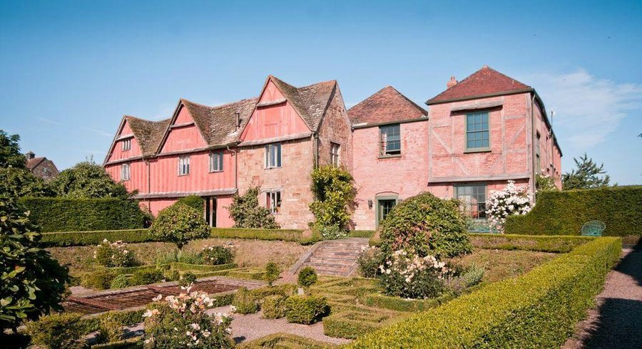 Pauntley Court Sunken Garden