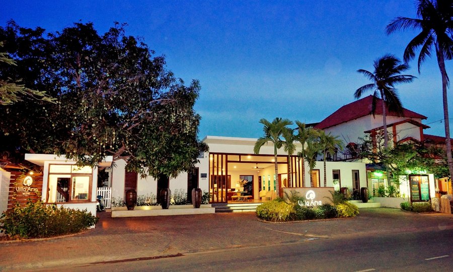 Villa's front view