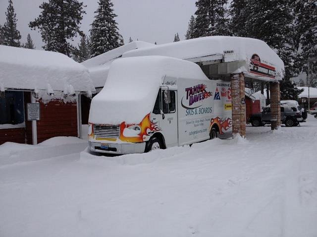 Retro Après Ski Party at Alpine Meadows - Tahoe Quarterly