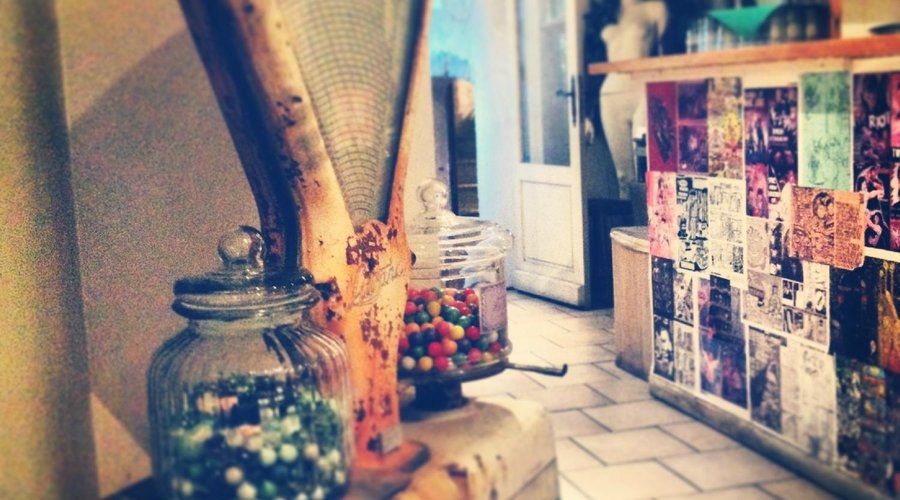 Retour à l'enfance, Bonbons contre Billes..