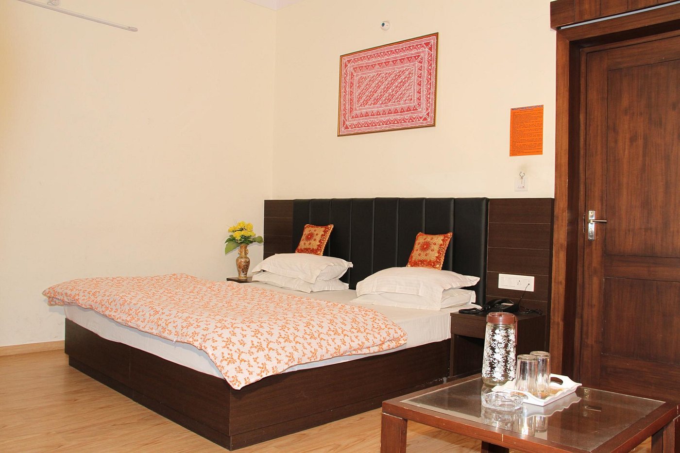 Hotel Travellers Paradise Nainital Prices And Lodge Reviews India