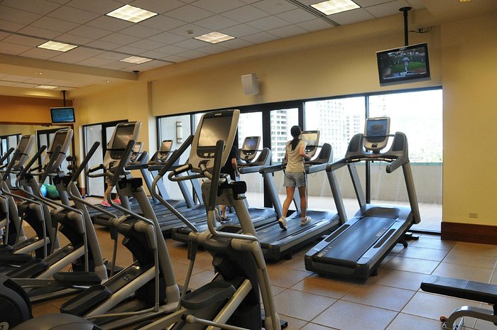 Hawai'i's Gyms Have Reopened So I Tried Anytime Fitness in Kaka'ako