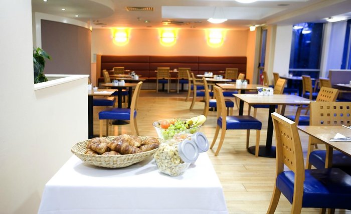 ibis Swansea Bar or Lounge: Pictures & Reviews - Tripadvisor