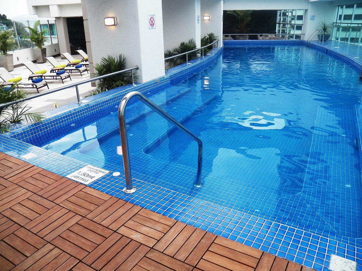 Wyndham Guayaquil Puerto Santa Ana Pool: Pictures & Reviews - Tripadvisor