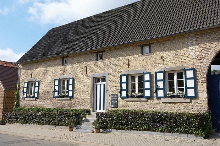 Lisa’s Weelde is a charmful square shaped farm dating from the 18th century (1715). During your 