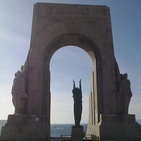 La Porte de l'Orient, sur la Corniche
