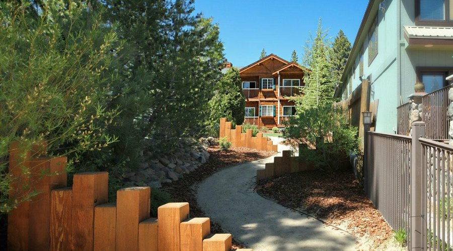 Resor Grounds at the Red Wolf Lakeside Lodge