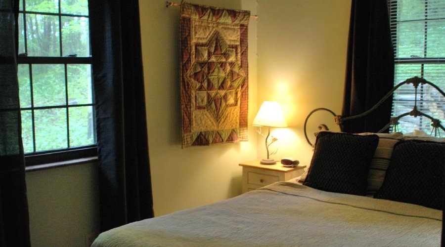 Song bird, Bedroom