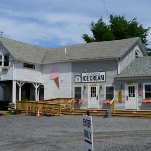 Ice cream shop next to campground