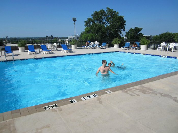 Comfort Inn & Suites Presidential Pool: Pictures & Reviews - Tripadvisor