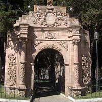 The stone gate at the Montículo, La Paz