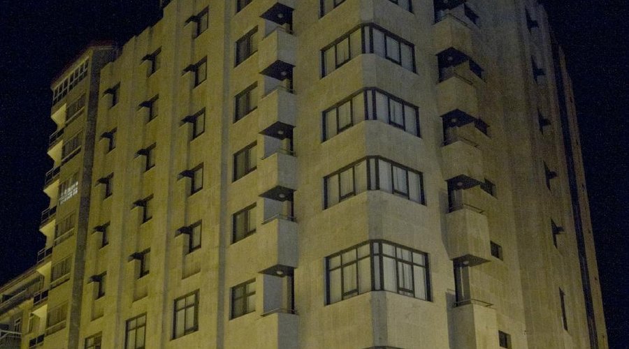 Aparthotel Arenteiro de noche