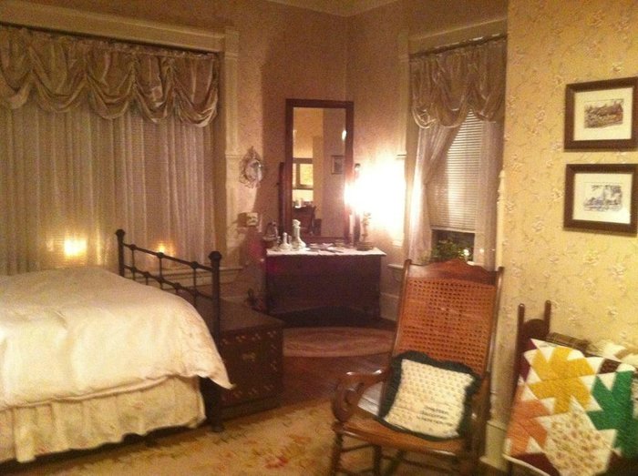 MCLEAN HOUSE BED AND BREAKFAST - B&B Reviews (Shippensburg, PA)