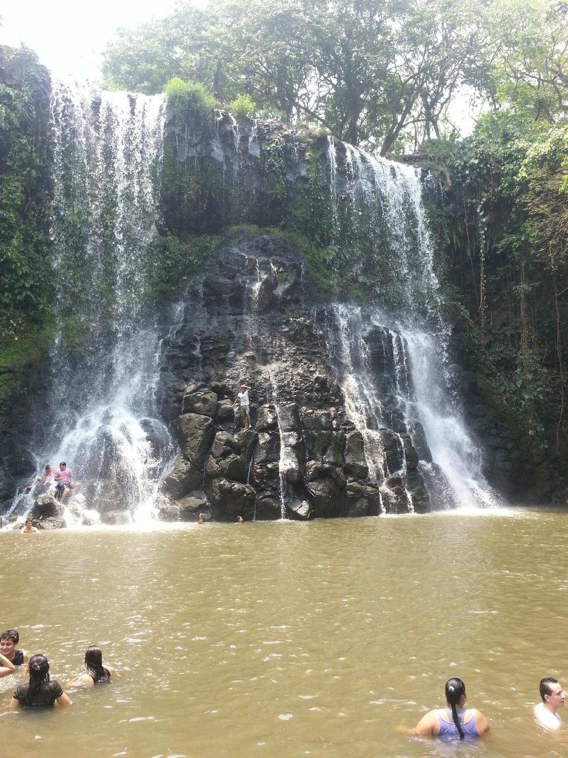 CASCATA LODGE WATERFALL Santa Cruz de Yojoa Qu SABER antes de ir